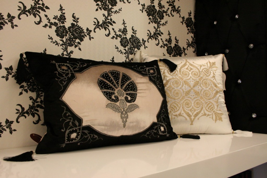 Pierre Cardin Kırlent Modeli Pierre Cardin Kırlent Modeli