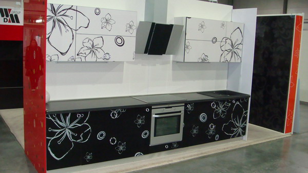 siyah beyaz desenli mutfak dizayn