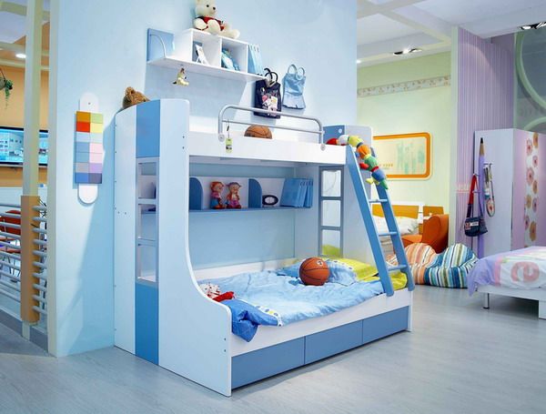 Mavi beyaz şirin oyun parklı çocuk odası tasarımları