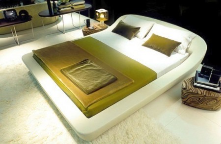 Şık italyan tasarım büyük çift kişilik yatak örnekleri