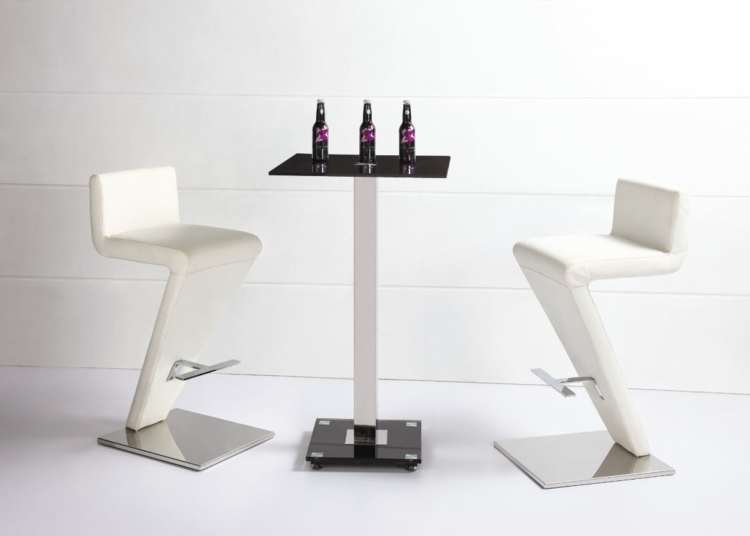 Beyaz bar sandalyesi modeli