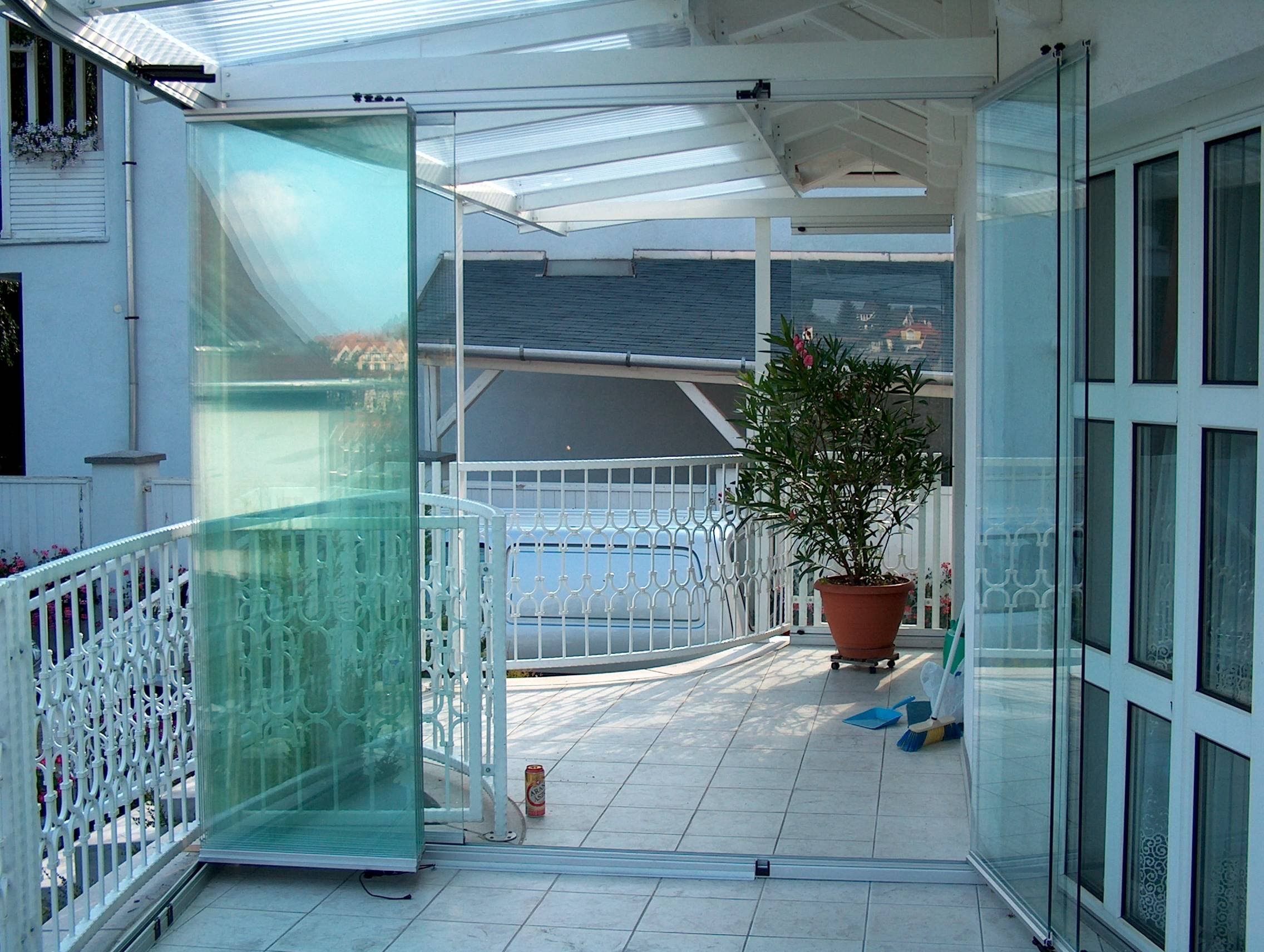Modern teras balkon cam dizayn